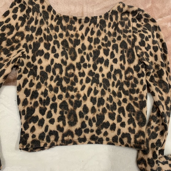 Cheetah wrap crop top - Picture 2 of 3